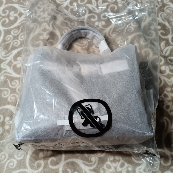 Michael Kors satchel. - Picture 3 of 13